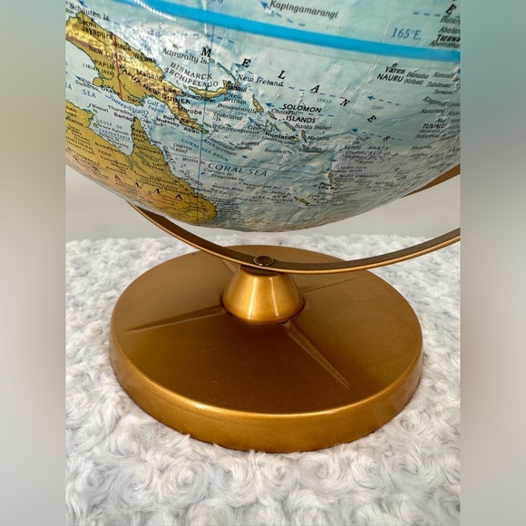Vintage Looking 3D Globe on Stand - Picture 4 of 7